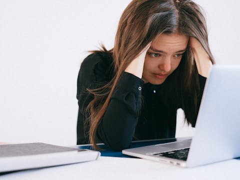 ¿Sientes Que Todo Se Desmorona? Descubre Cómo Dios Te Prepara para una Mayor Bendición
